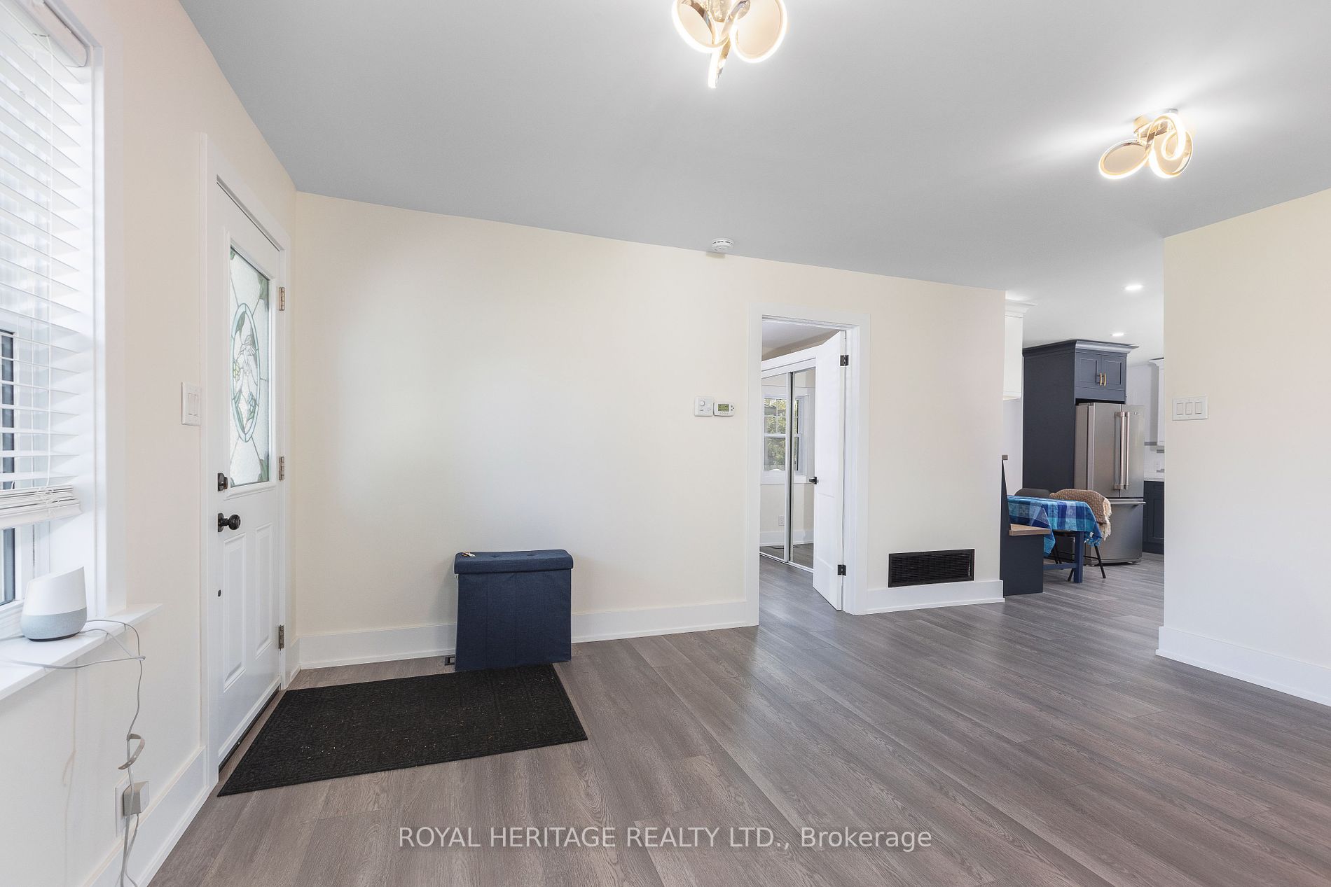 1275 Killarney Beach Rd