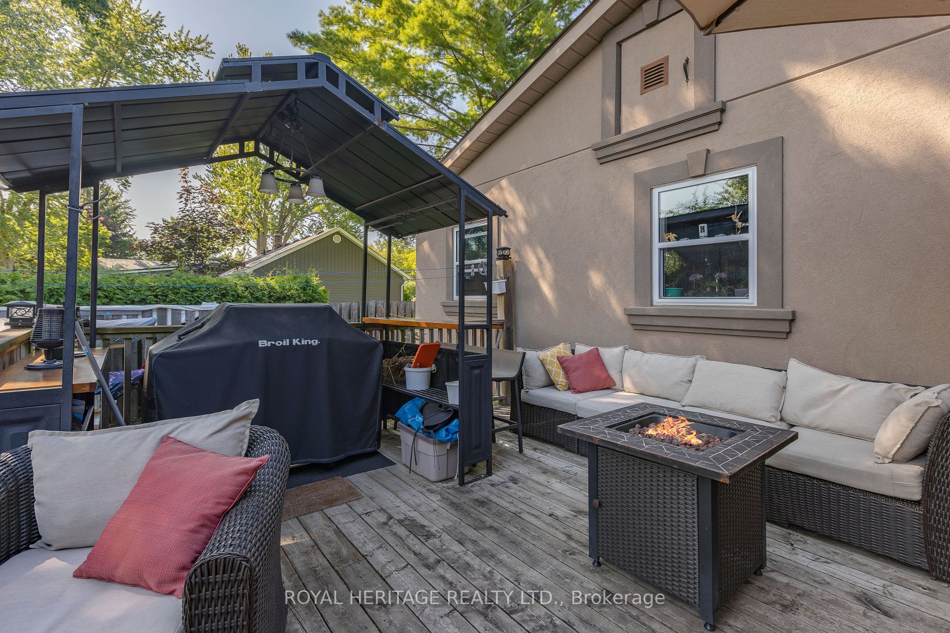 1275 Killarney Beach Rd