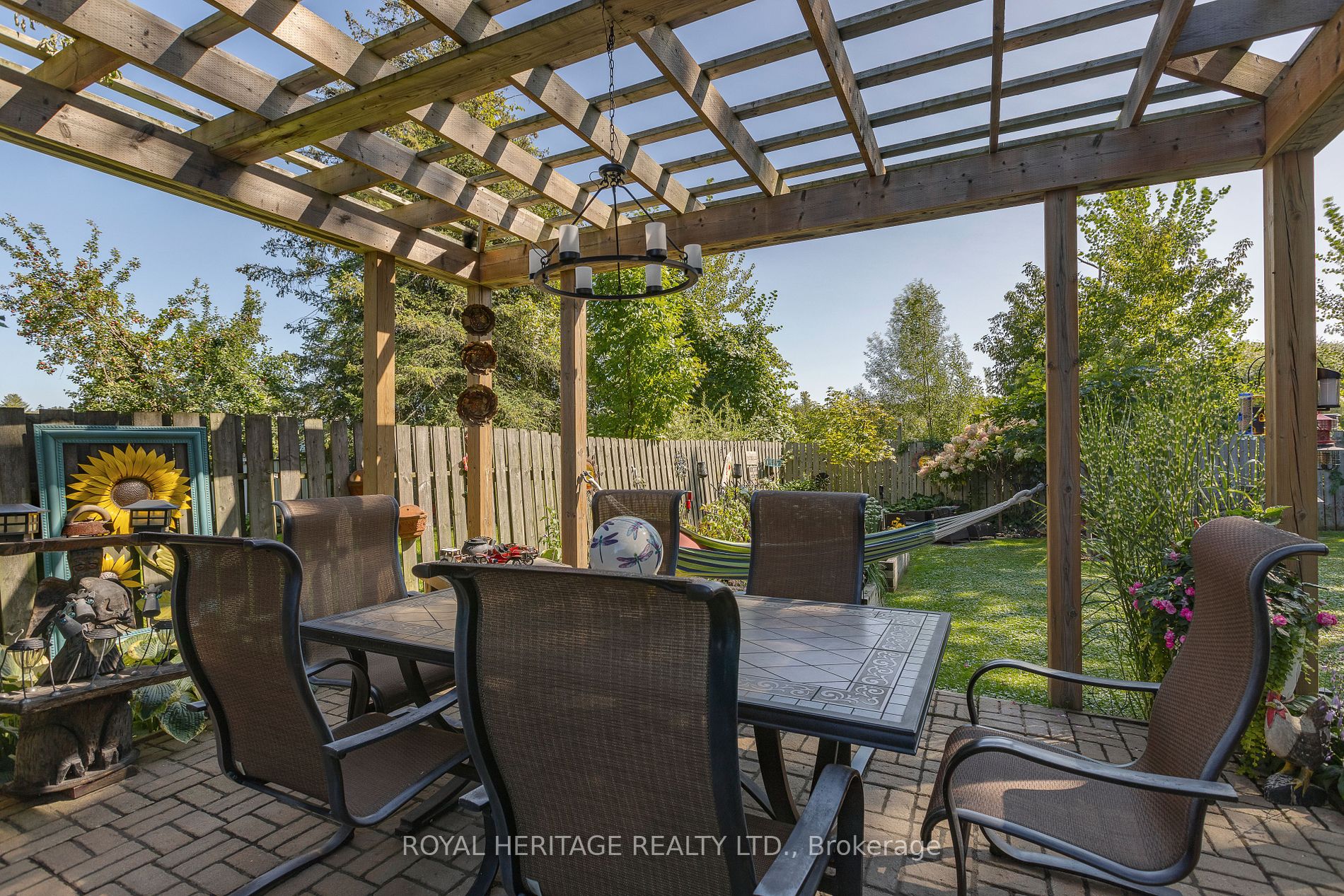 1275 Killarney Beach Rd
