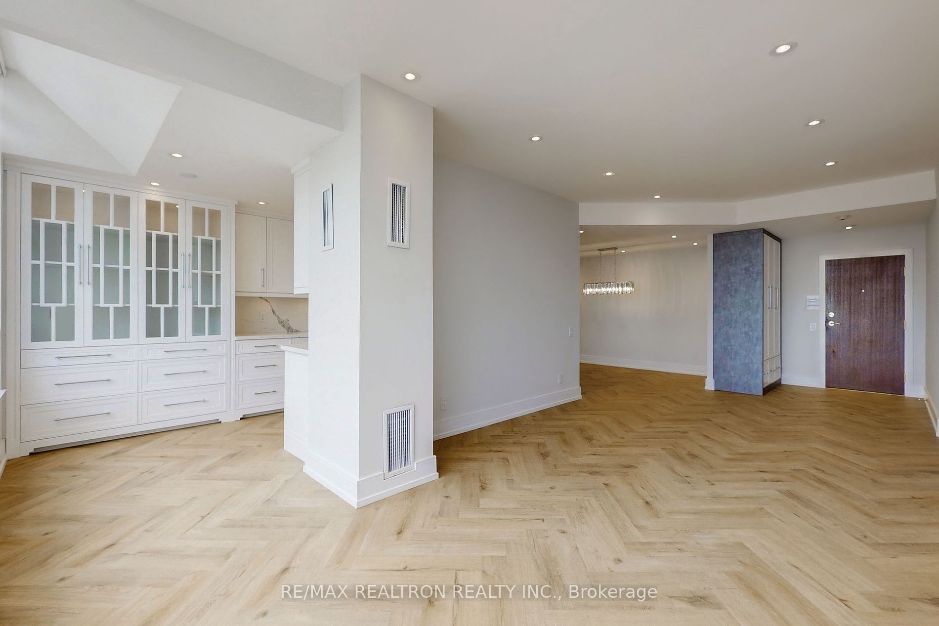 110 Promenade Circ, #1709