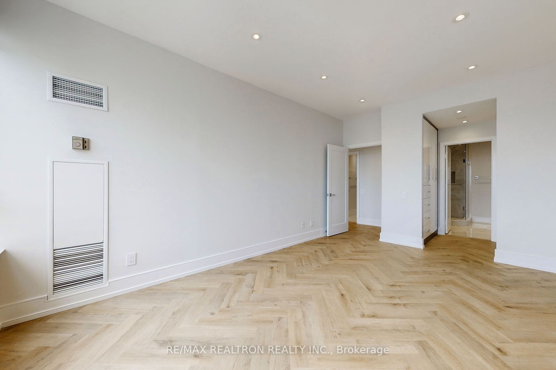 110 Promenade Circ, #1709