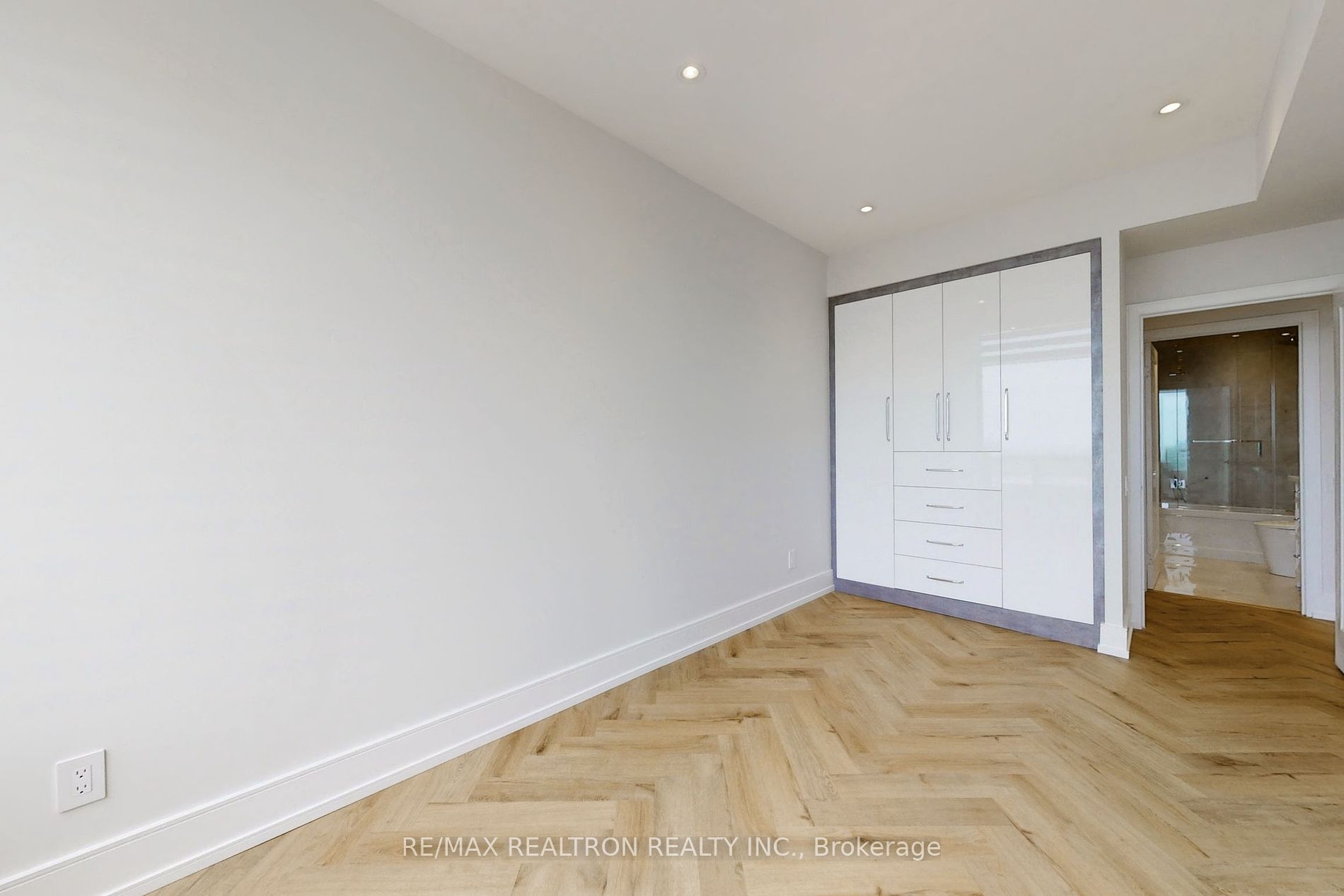 110 Promenade Circ, #1709