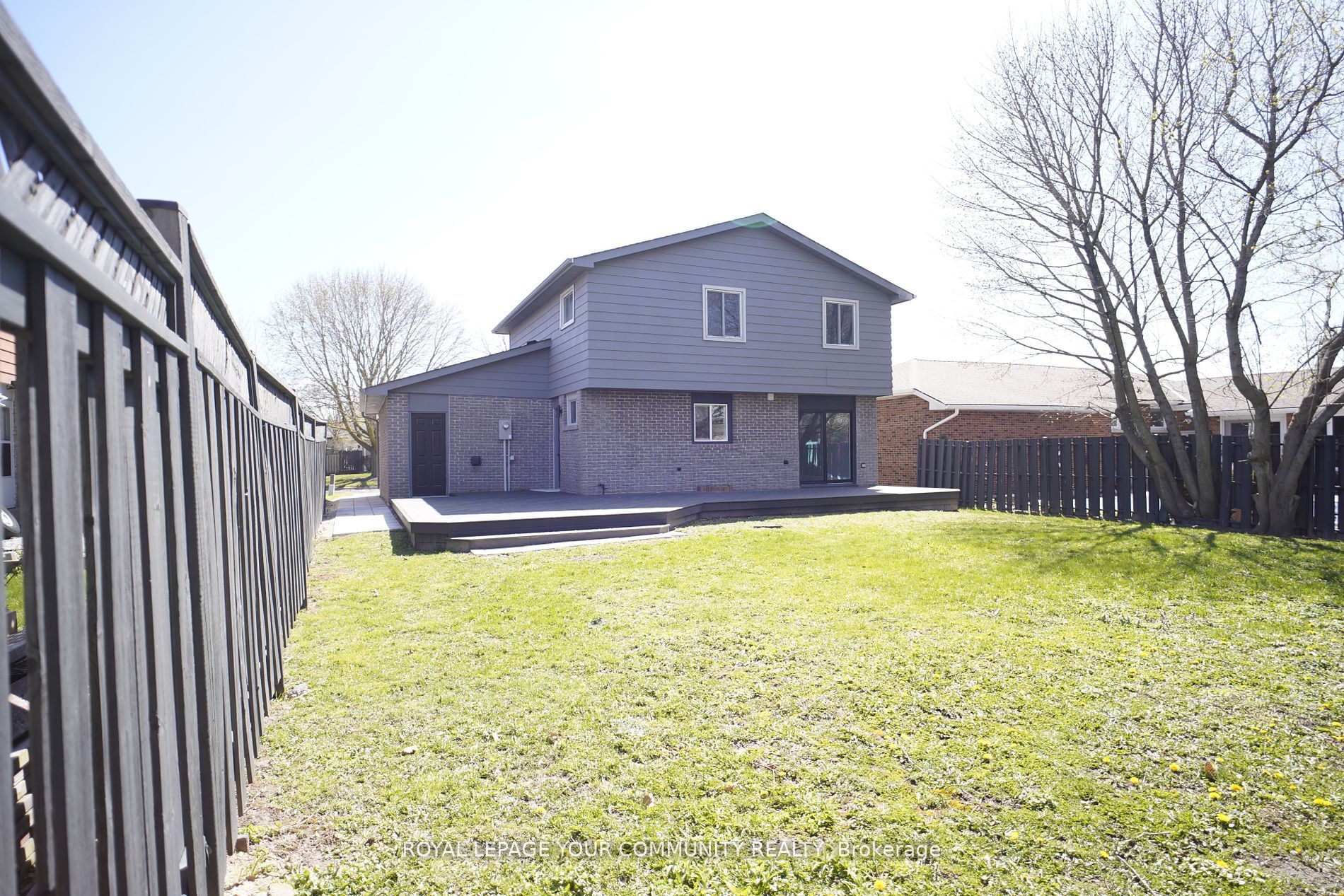 196 Mackenzie St