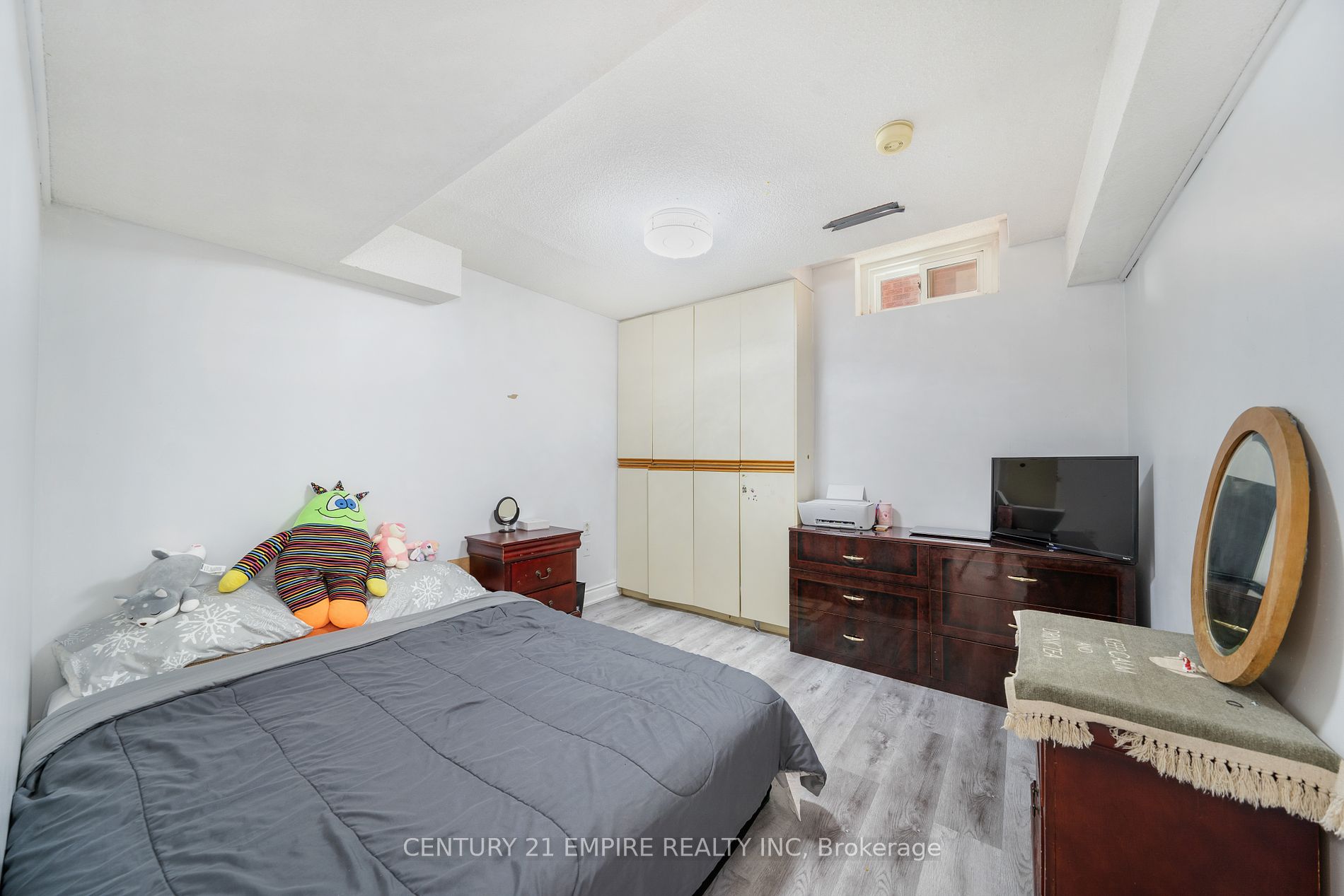 34 Lamp Crescent