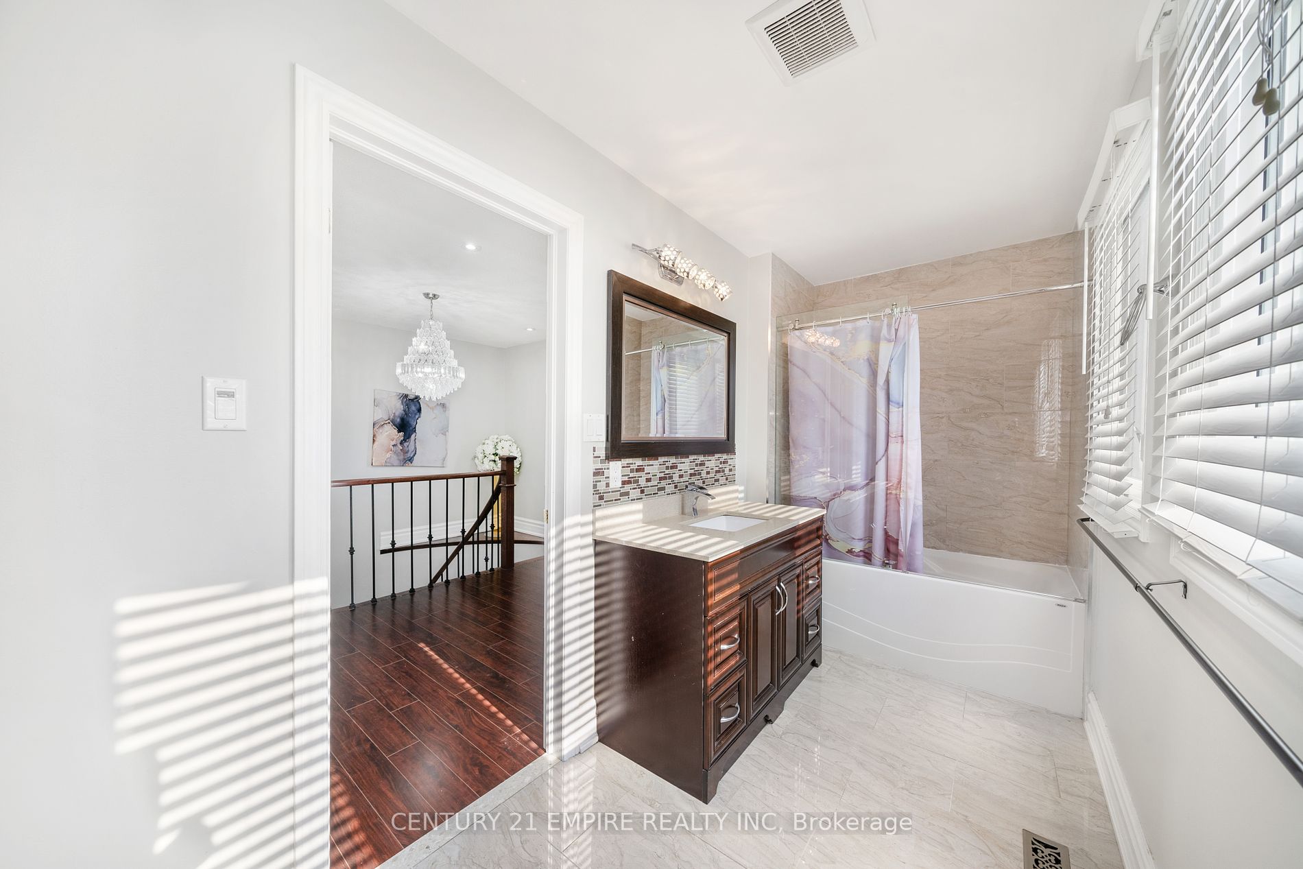 34 Lamp Crescent