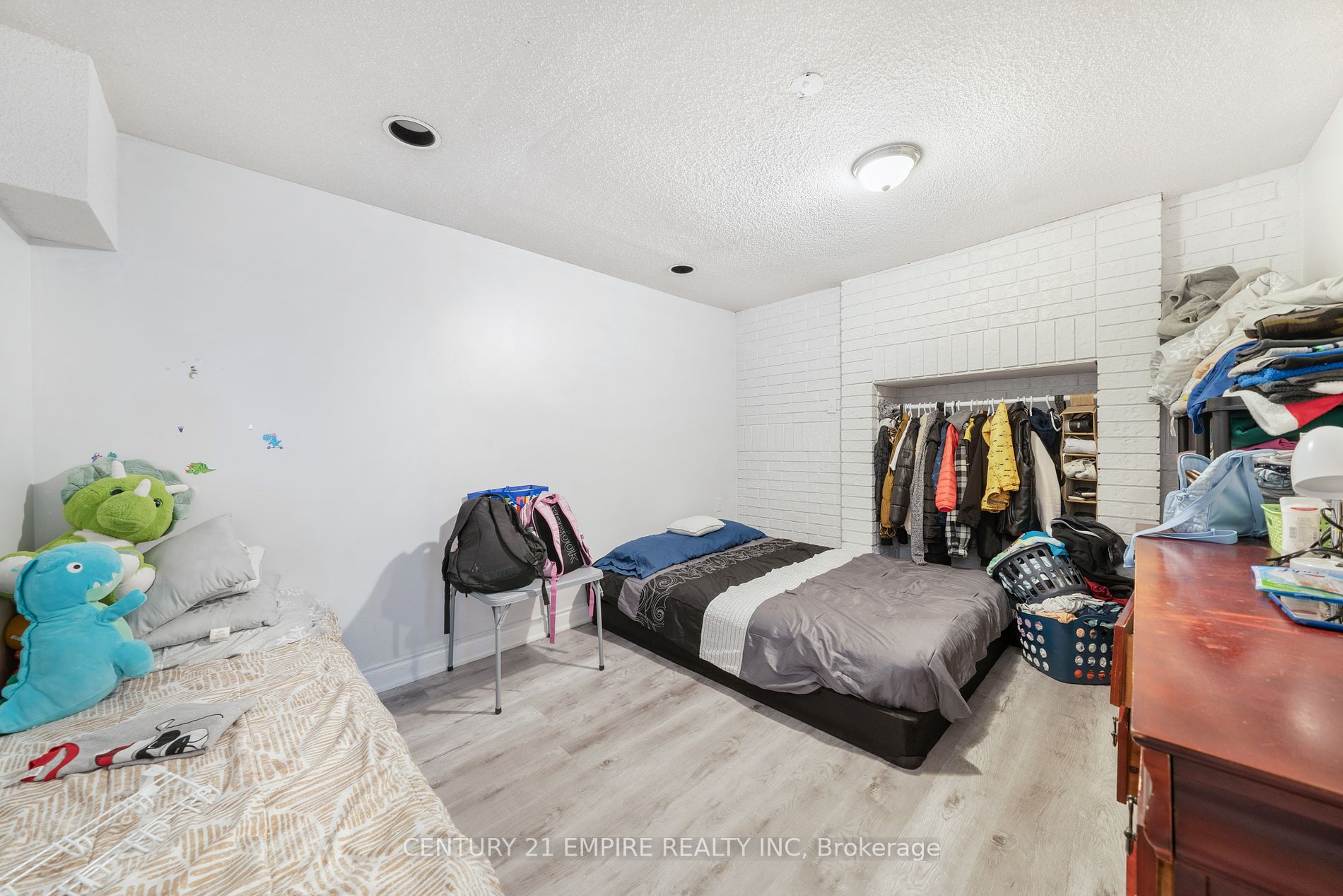 34 Lamp Crescent