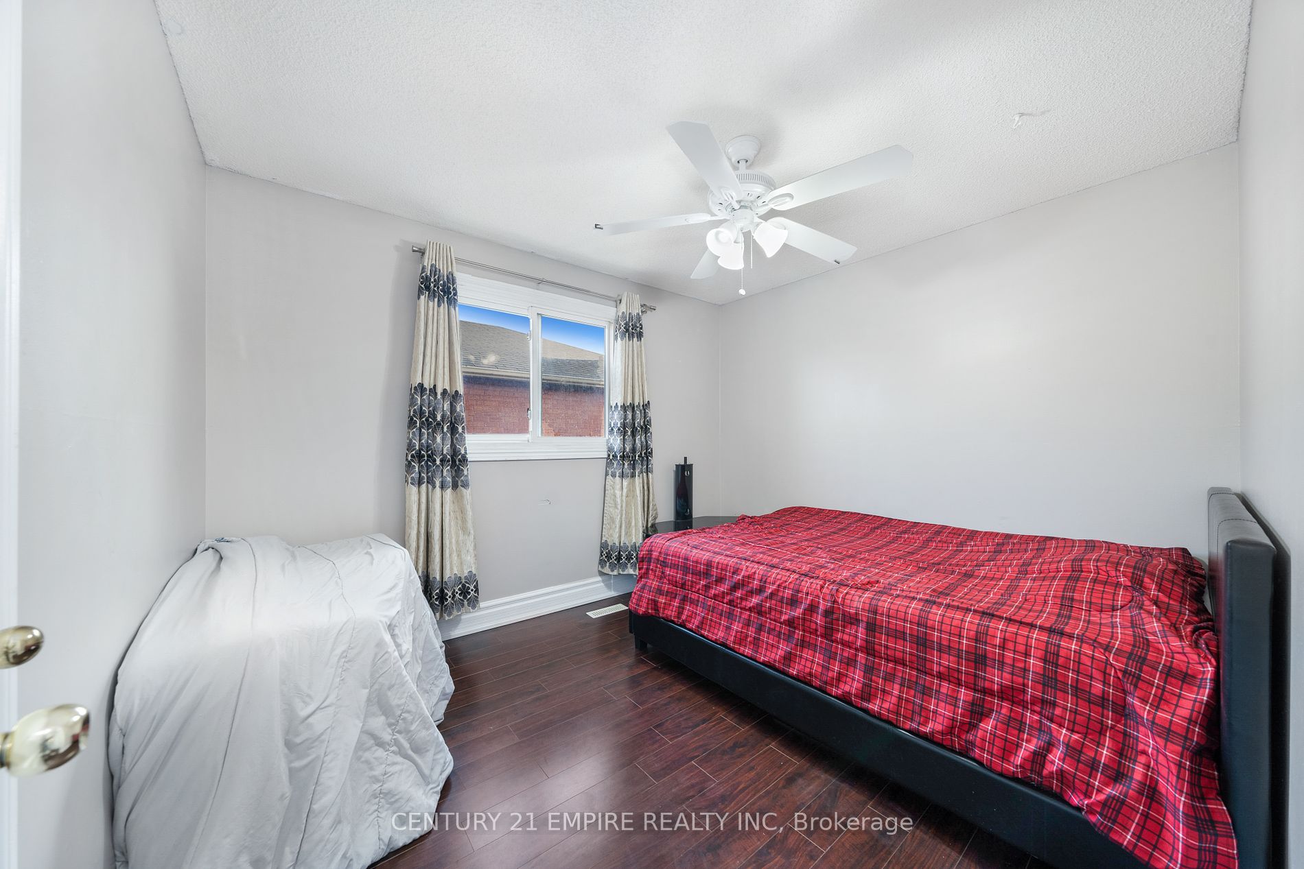 34 Lamp Crescent
