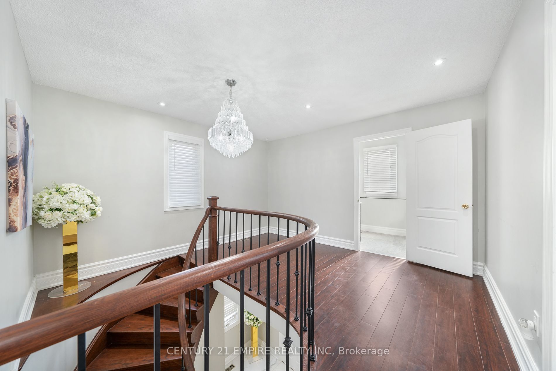 34 Lamp Crescent
