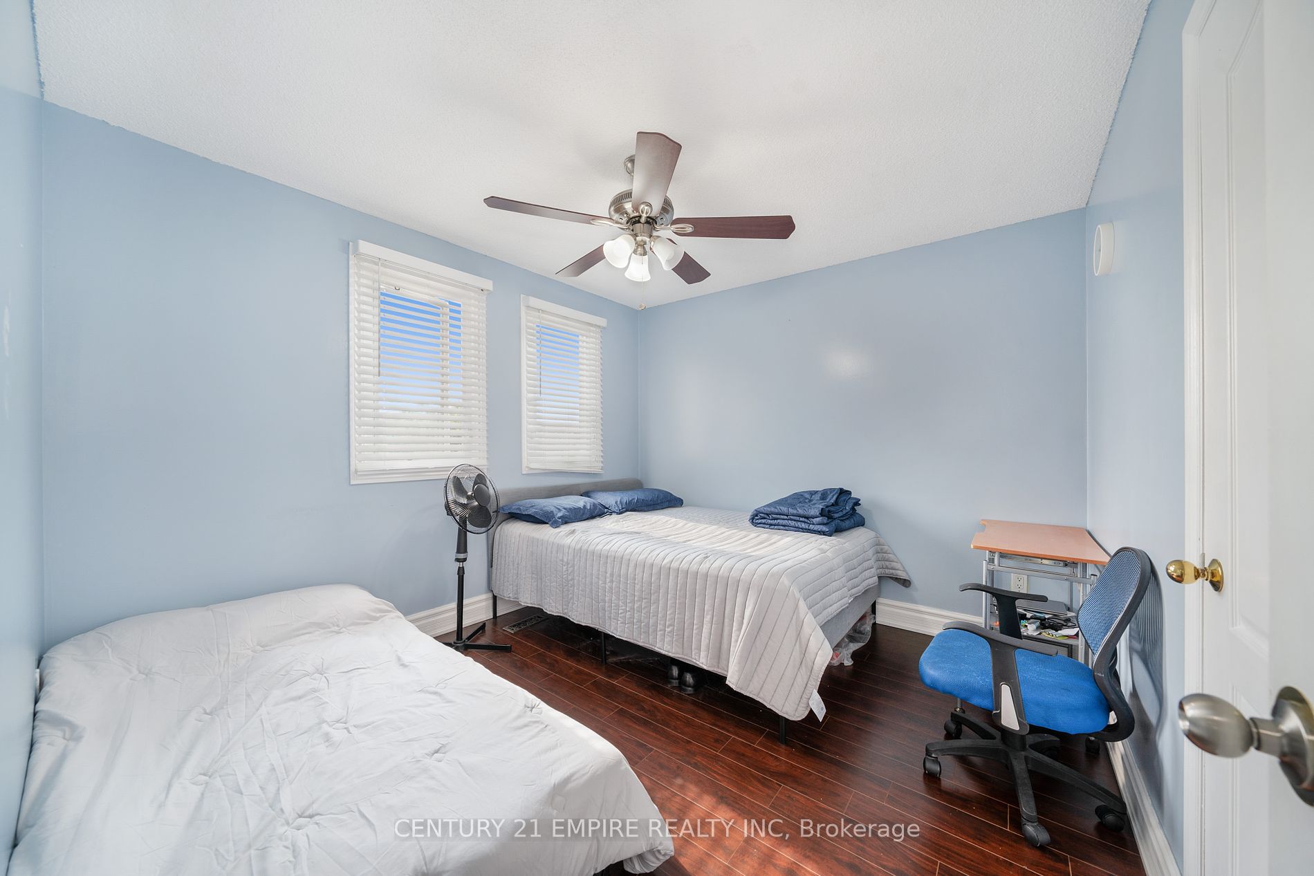 34 Lamp Crescent