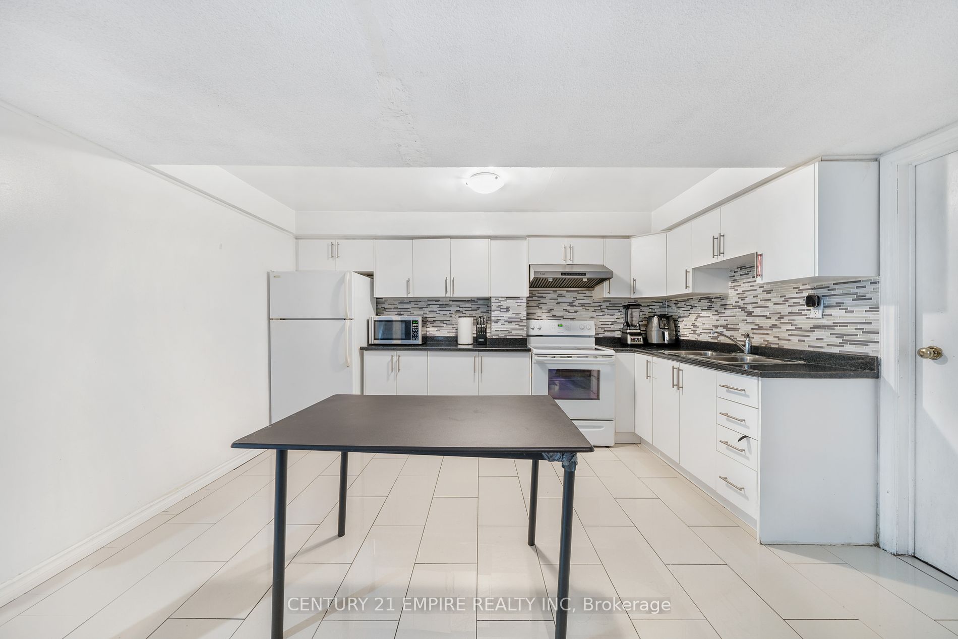 34 Lamp Crescent