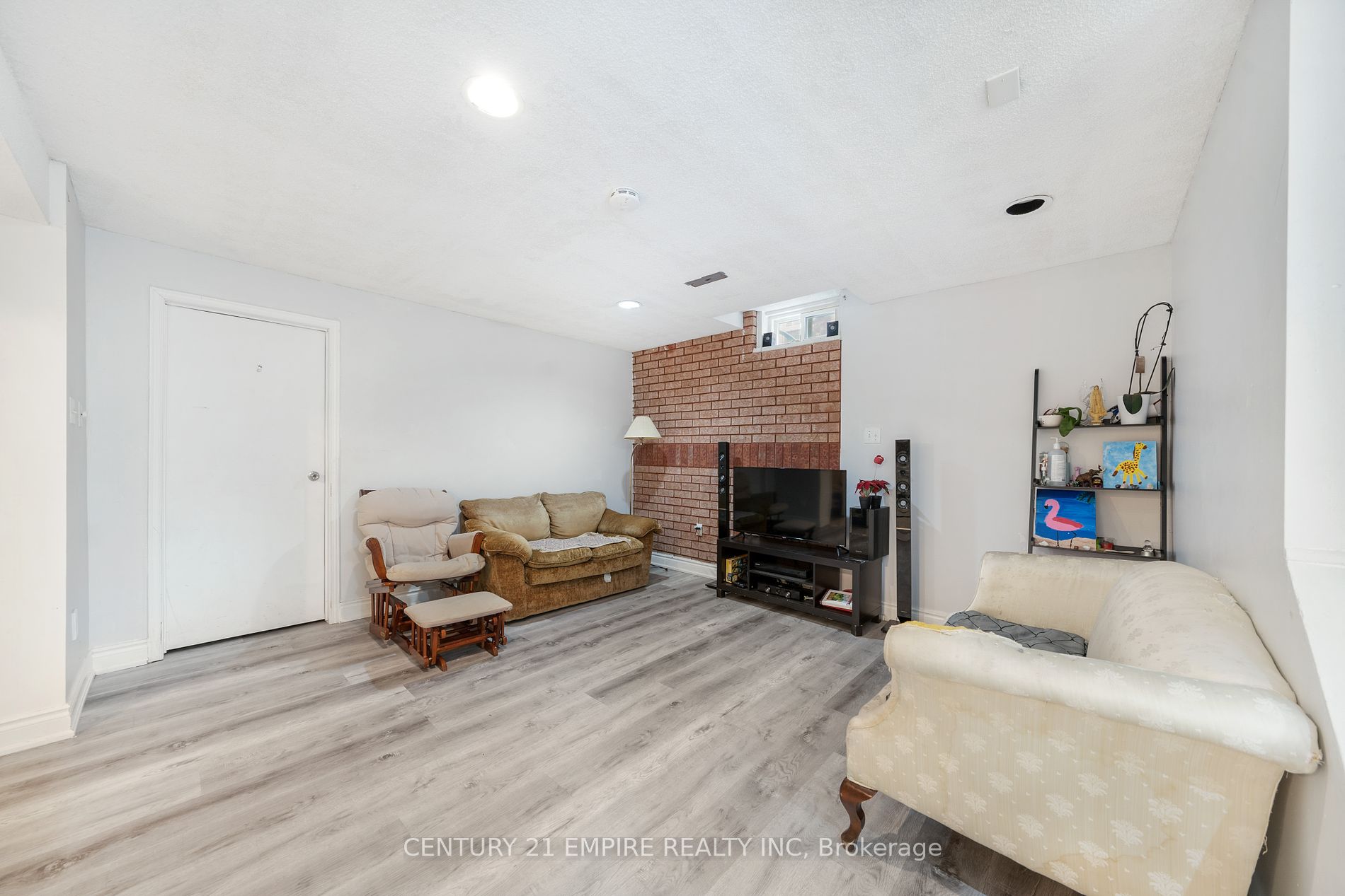 34 Lamp Crescent