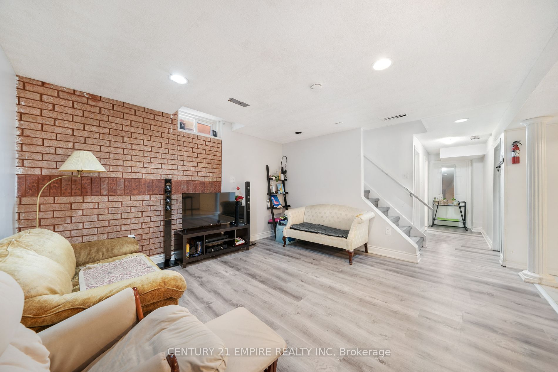 34 Lamp Crescent
