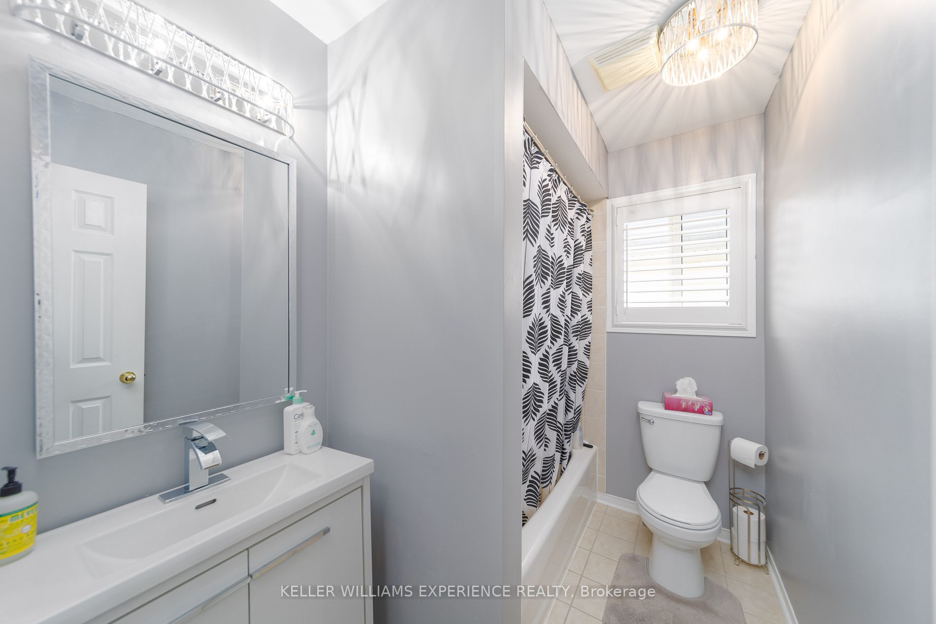 21 Truax Cres