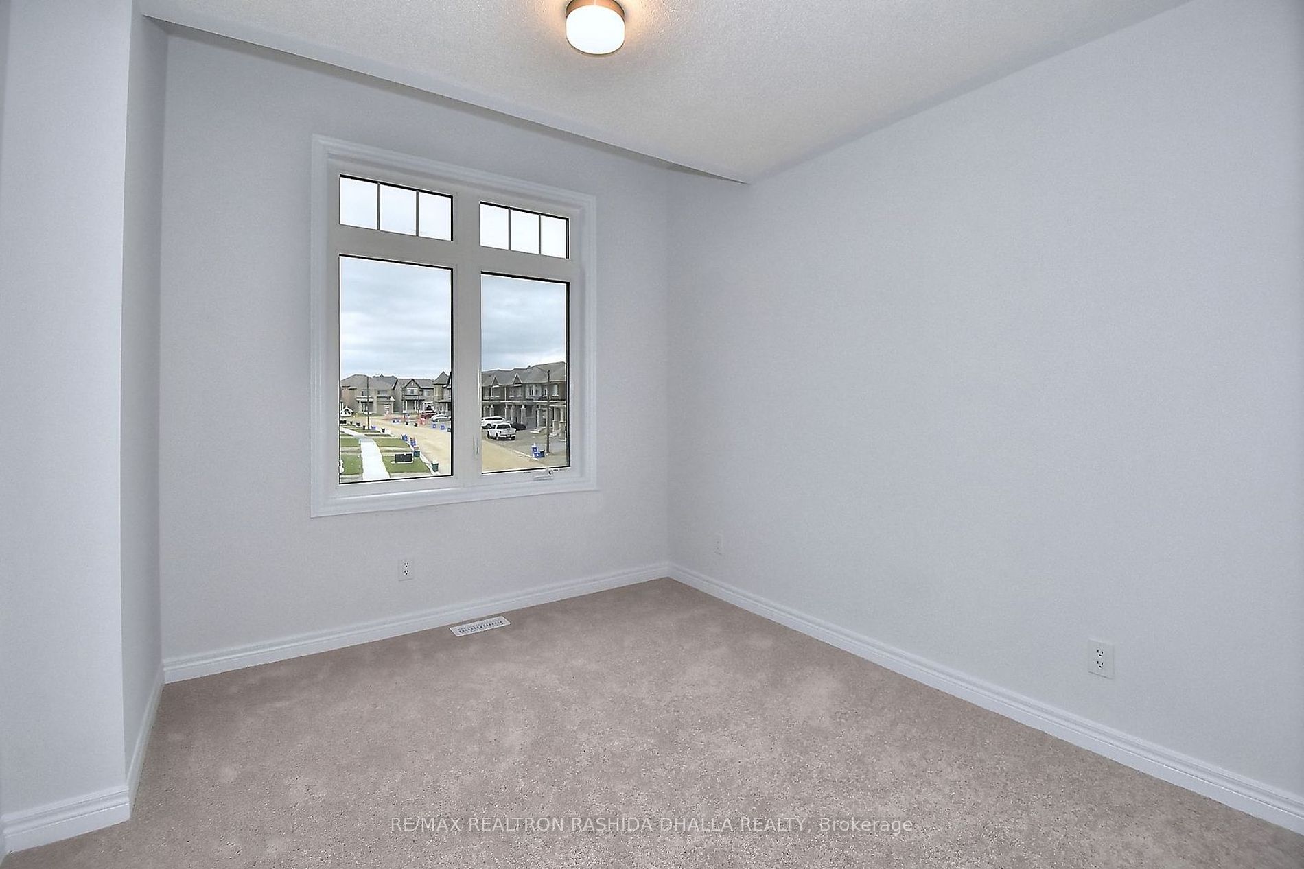 61 Seedling Crescent