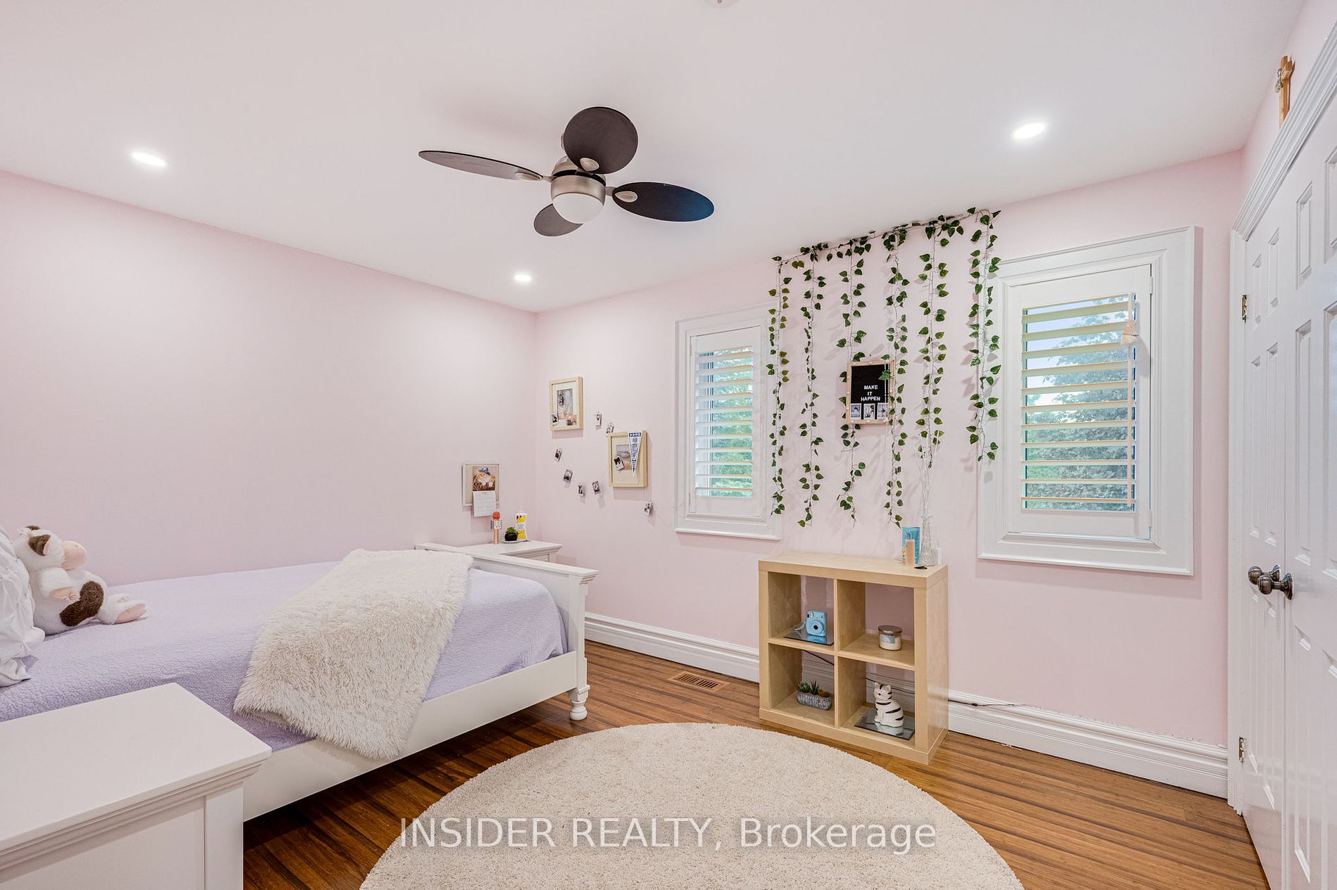 17 Smith Dr