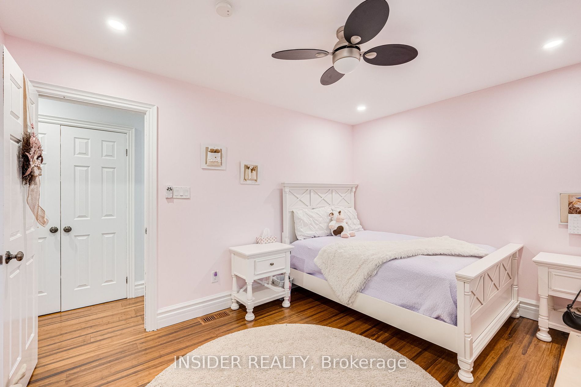 17 Smith Dr