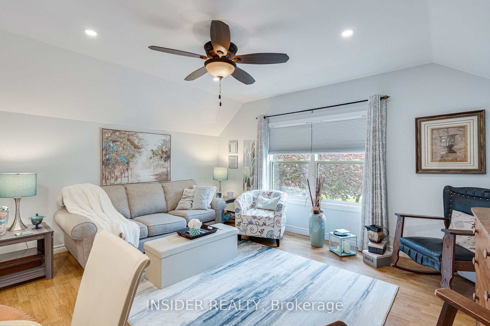 17 Smith Dr
