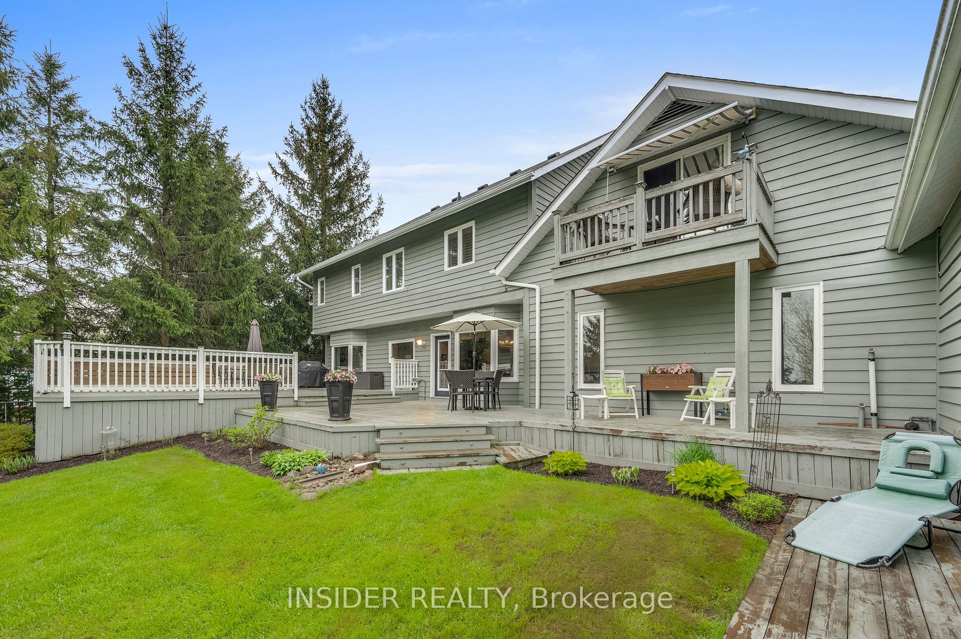 17 Smith Dr