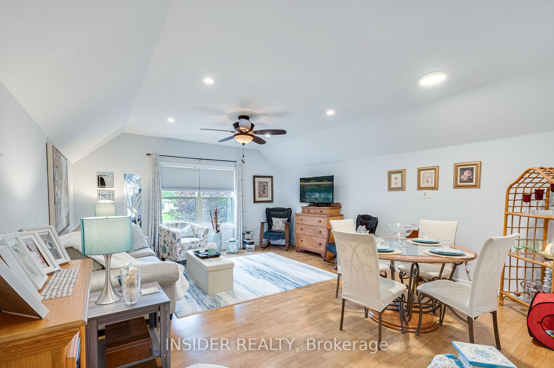 17 Smith Dr