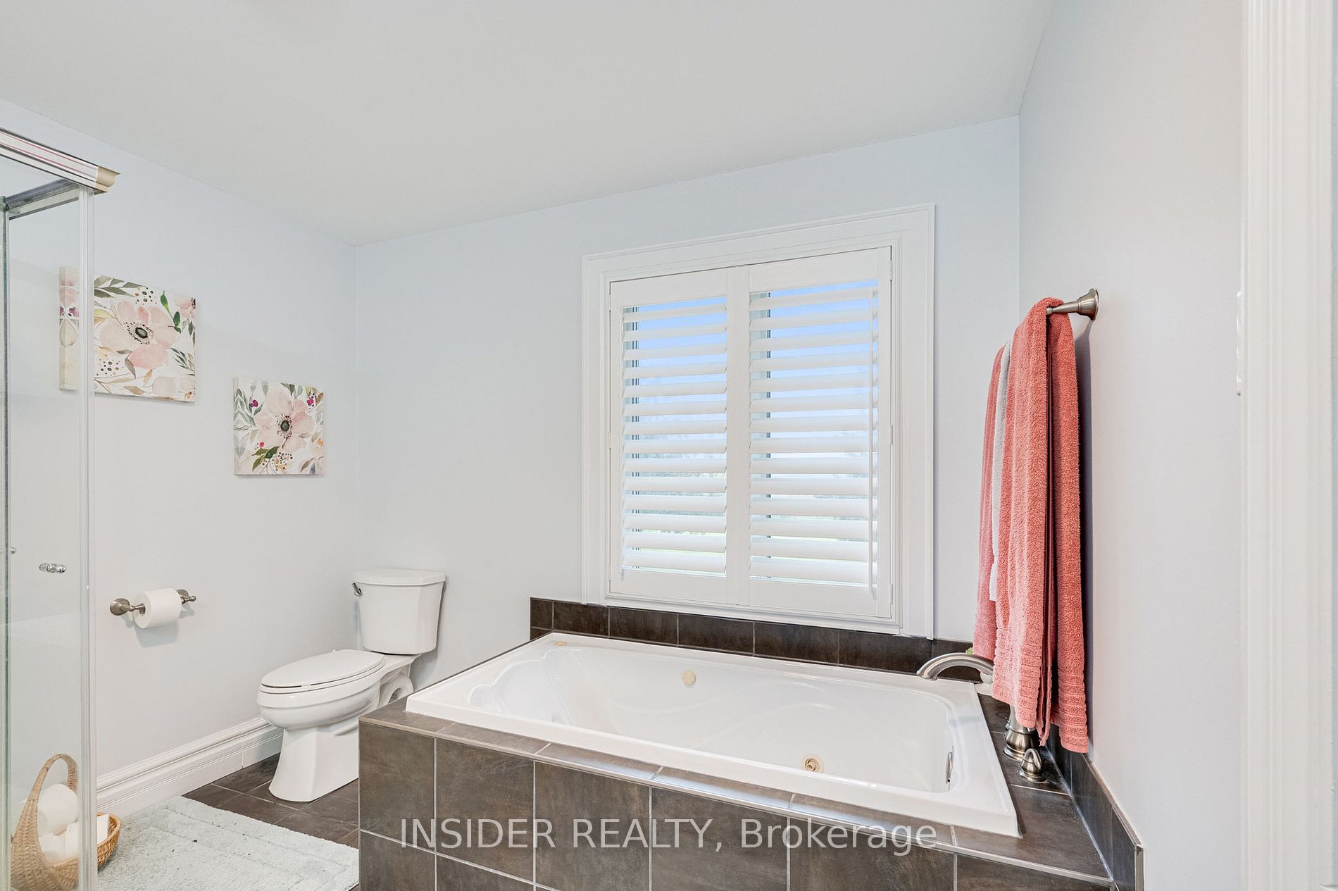 17 Smith Dr