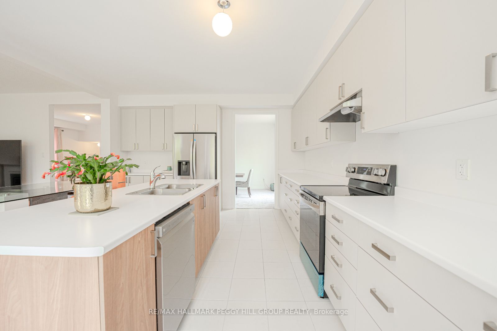 41 Wakefield Blvd