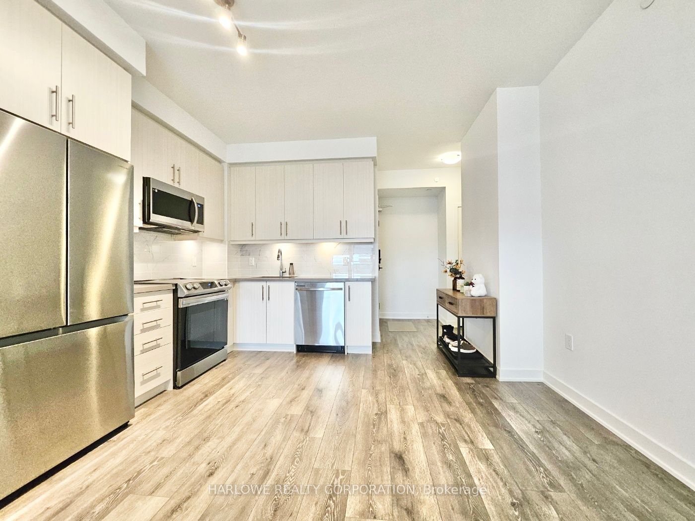 105 Oneida Crescent #1207