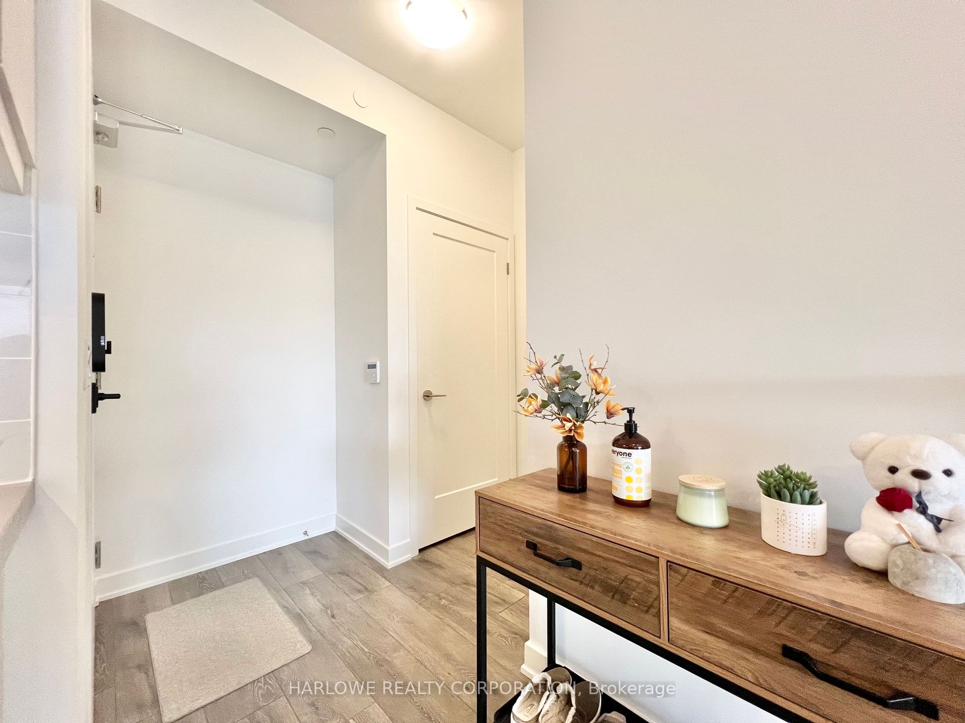 105 Oneida Crescent #1207