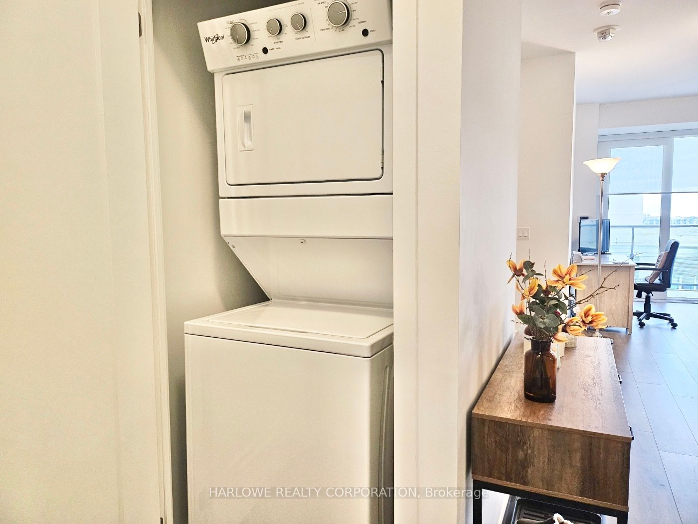 105 Oneida Crescent #1207