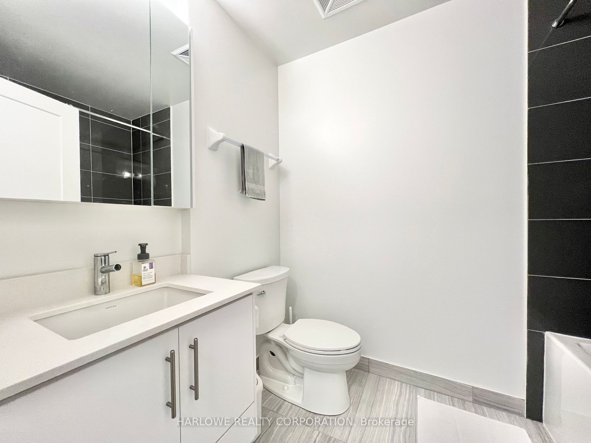 105 Oneida Crescent #1207