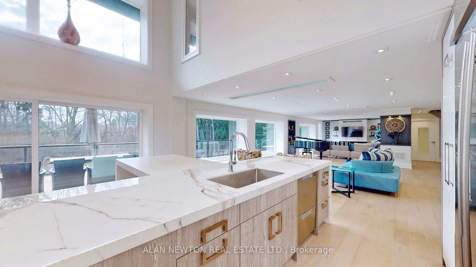 7 Albion Close