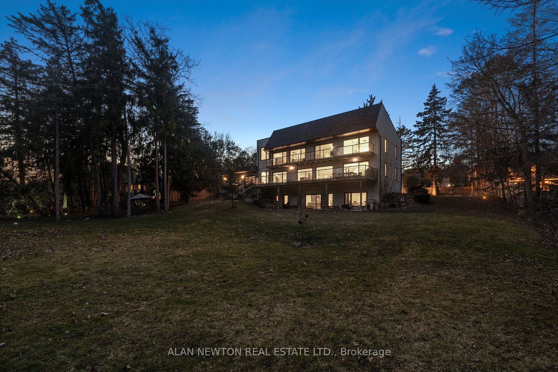 7 Albion Close