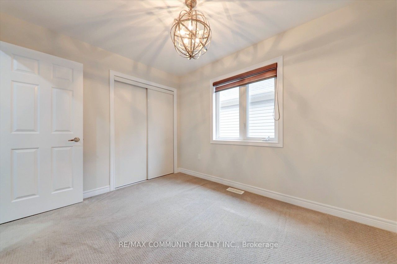 89 Gallagher Crescent W