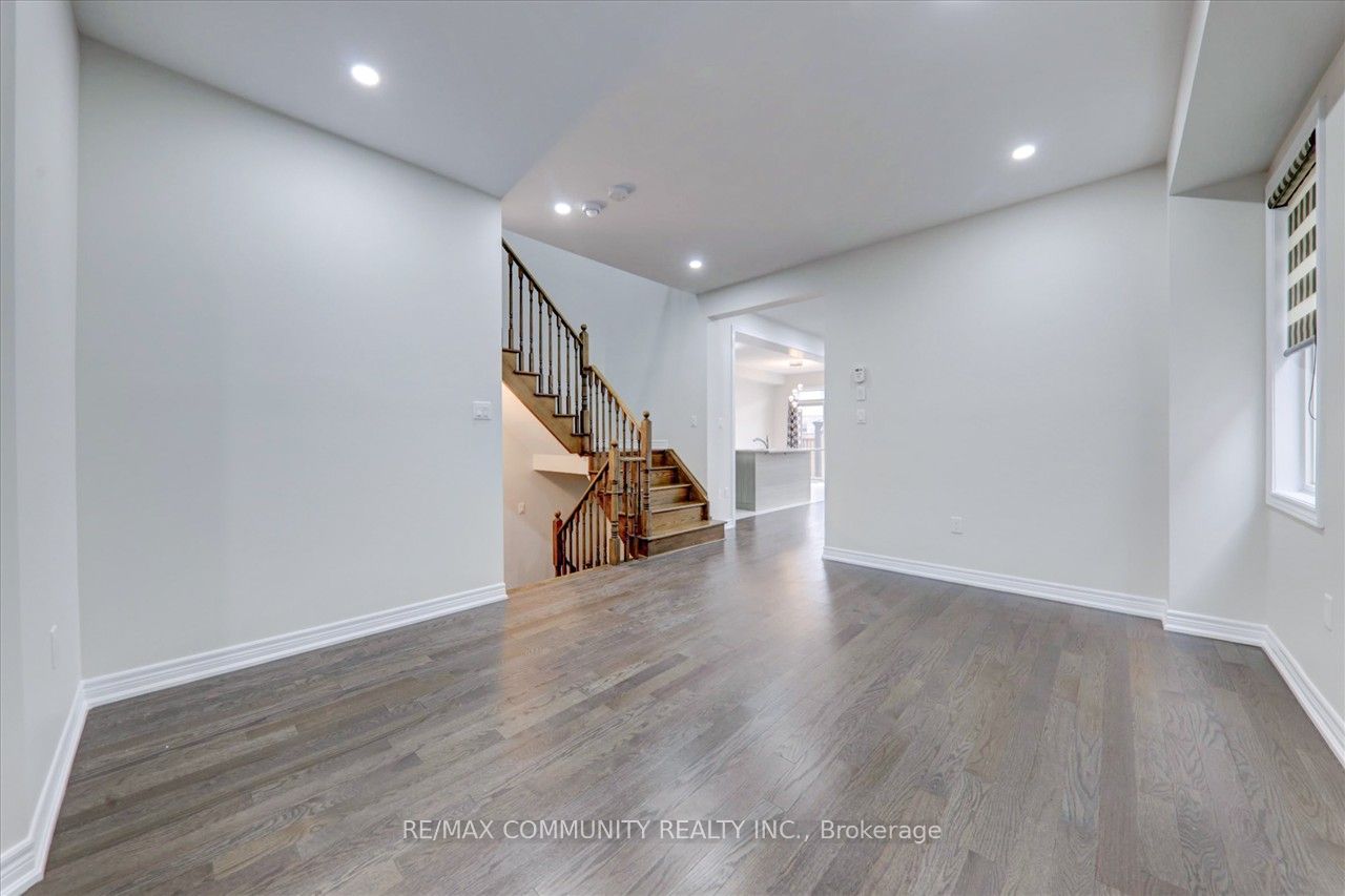 89 Gallagher Crescent W