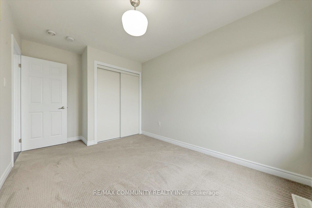 89 Gallagher Crescent W