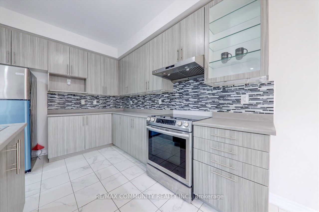 89 Gallagher Crescent W