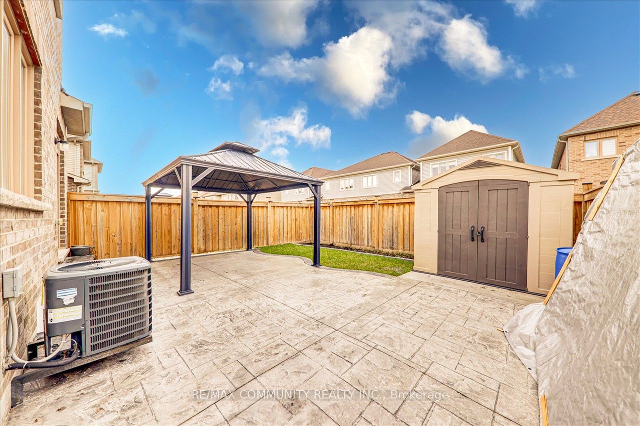 89 Gallagher Crescent W