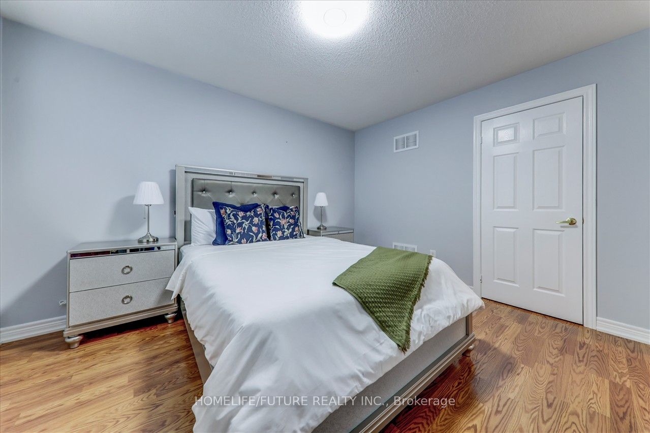 7 Wozniak Crescent