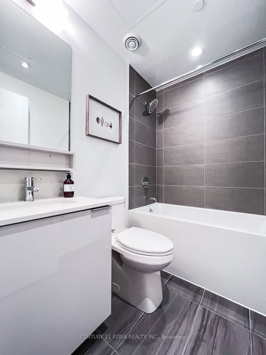 950 Portage Pkwy, #202