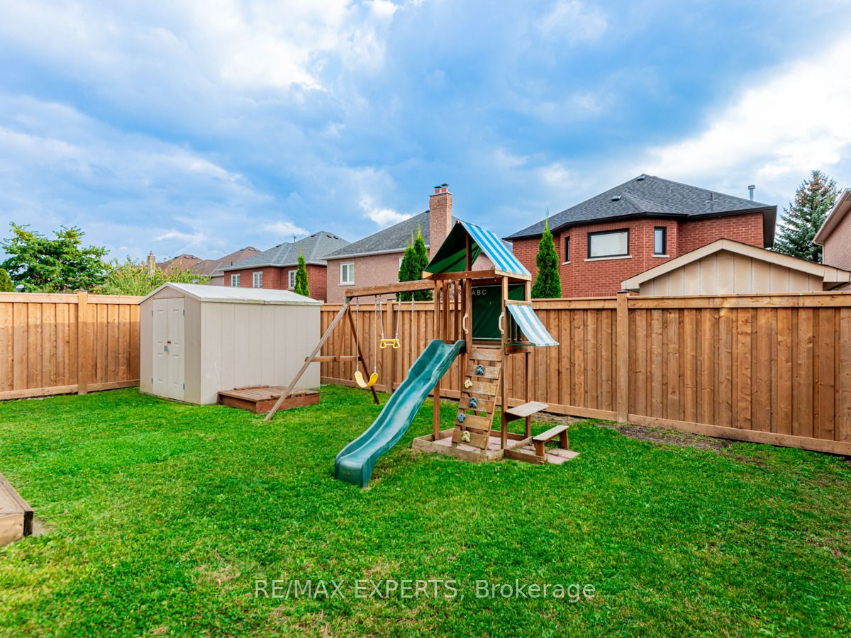 71 Castlepoint Drive
