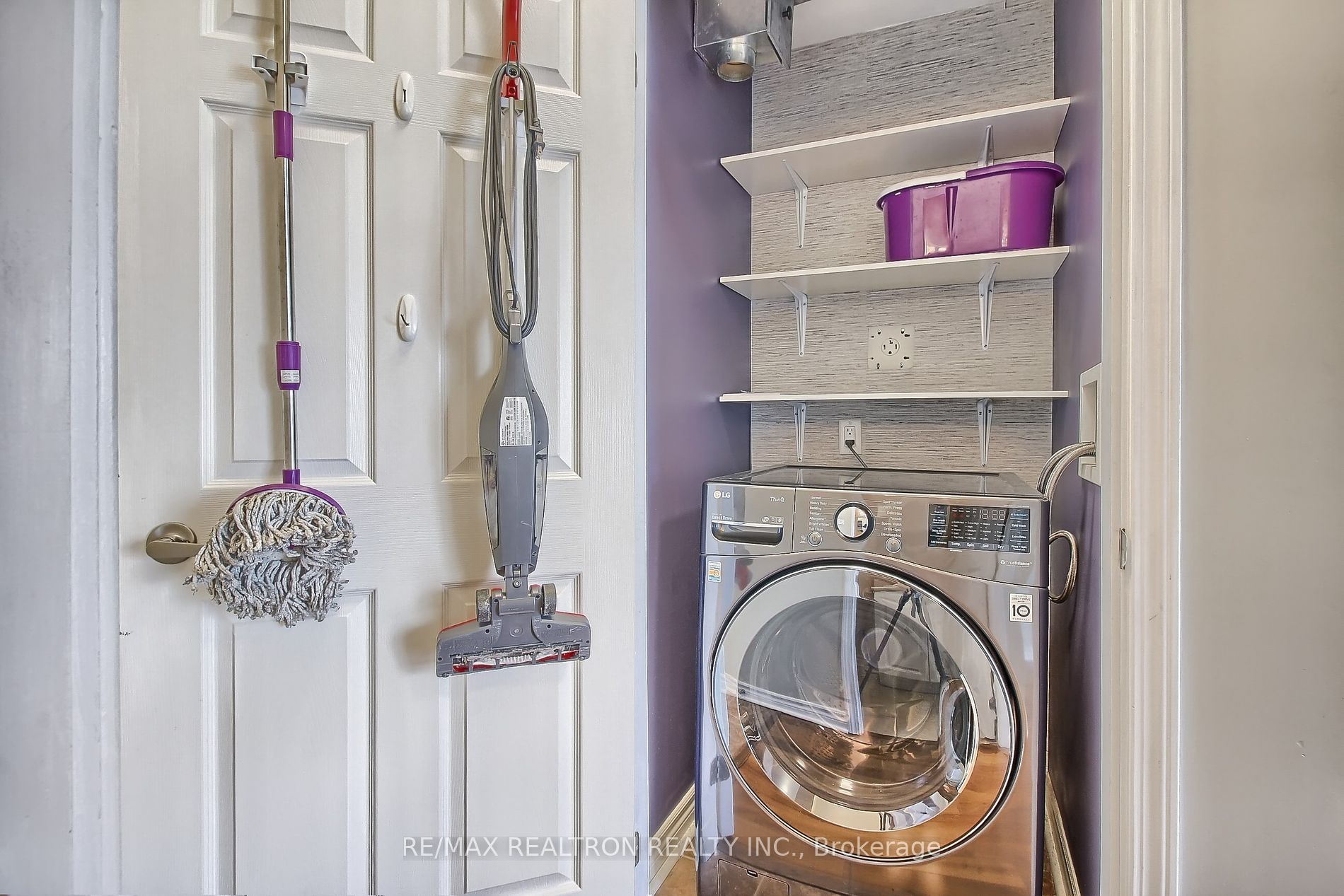 15450 Yonge Street #304