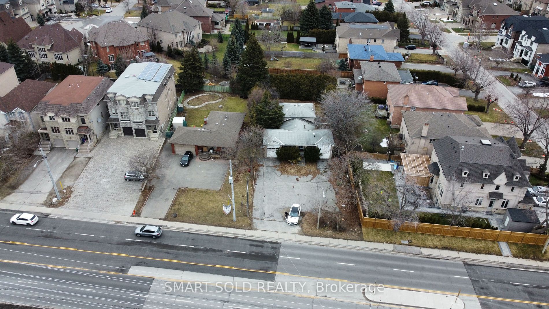 9191 Bathurst St