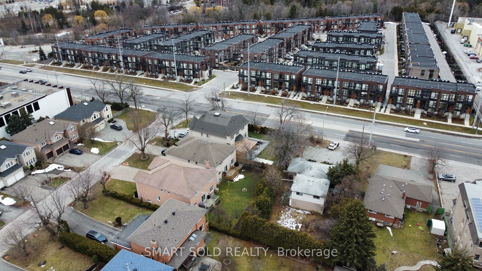 9191 Bathurst St