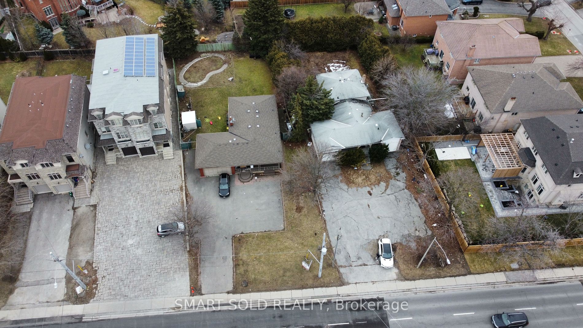 9185 Bathurst St