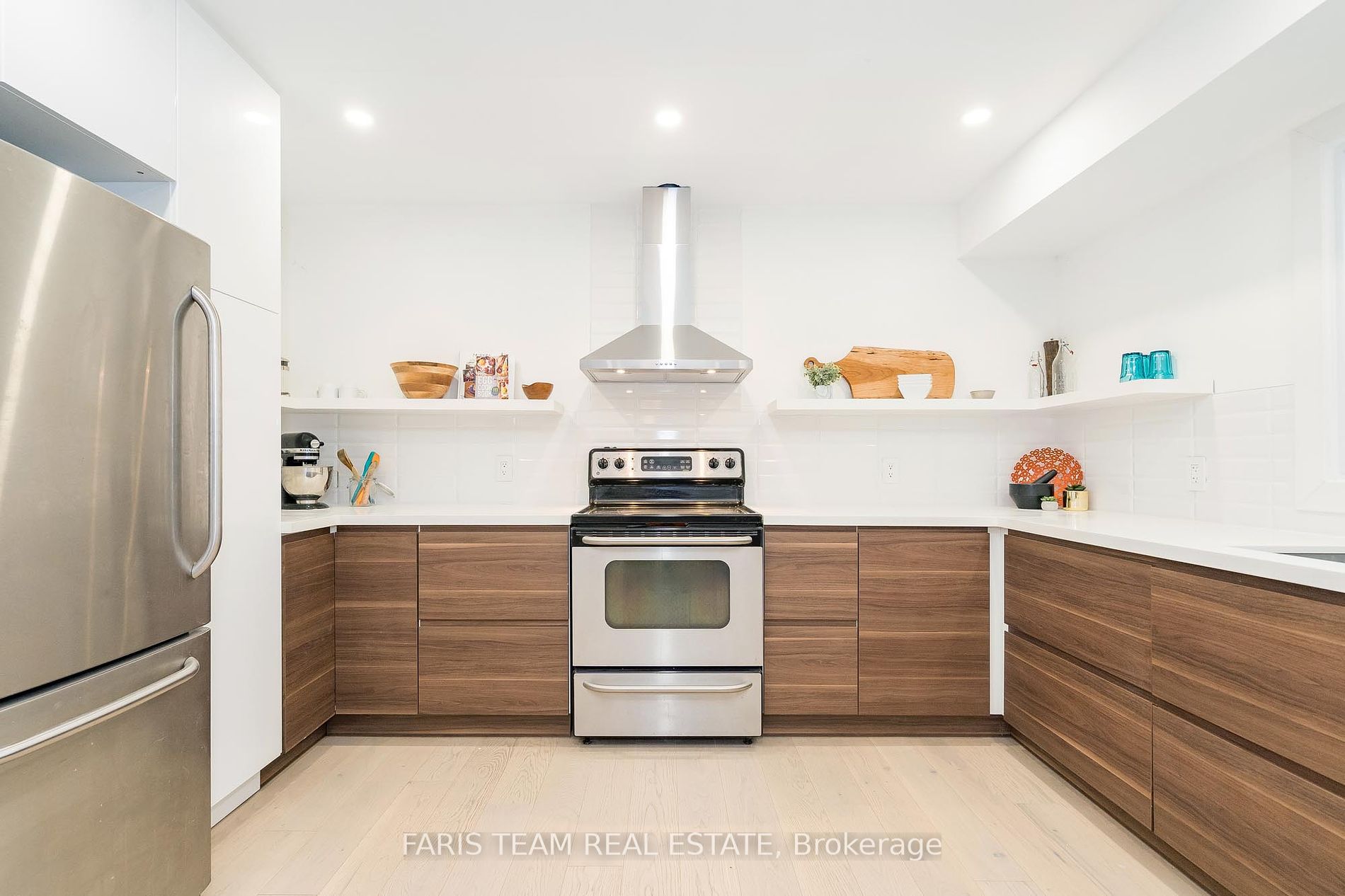 19 George St