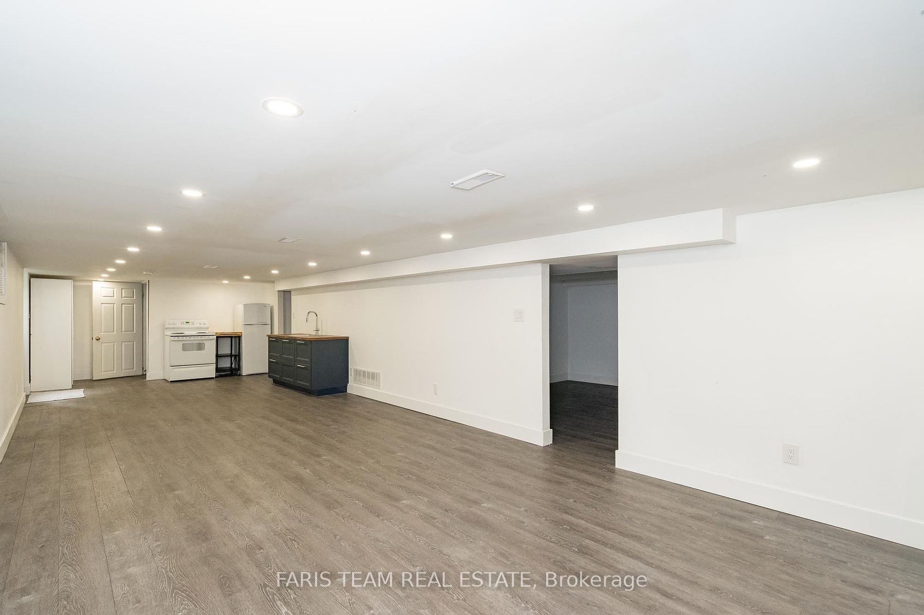 19 George St