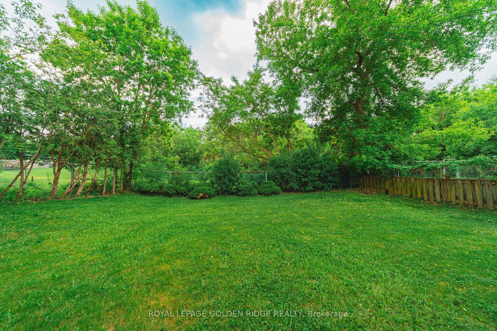 151 Old Surrey Lane