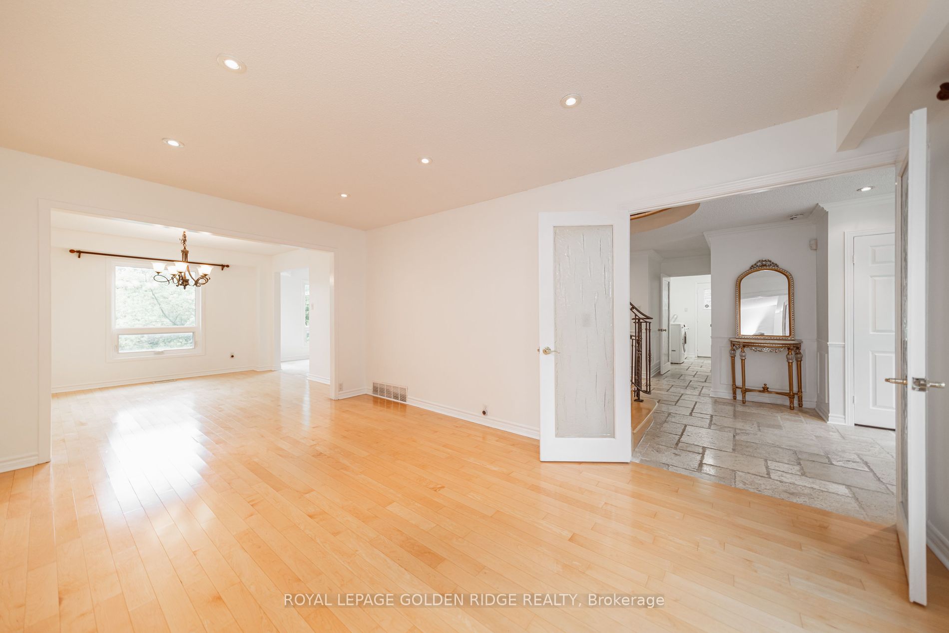 151 Old Surrey Lane