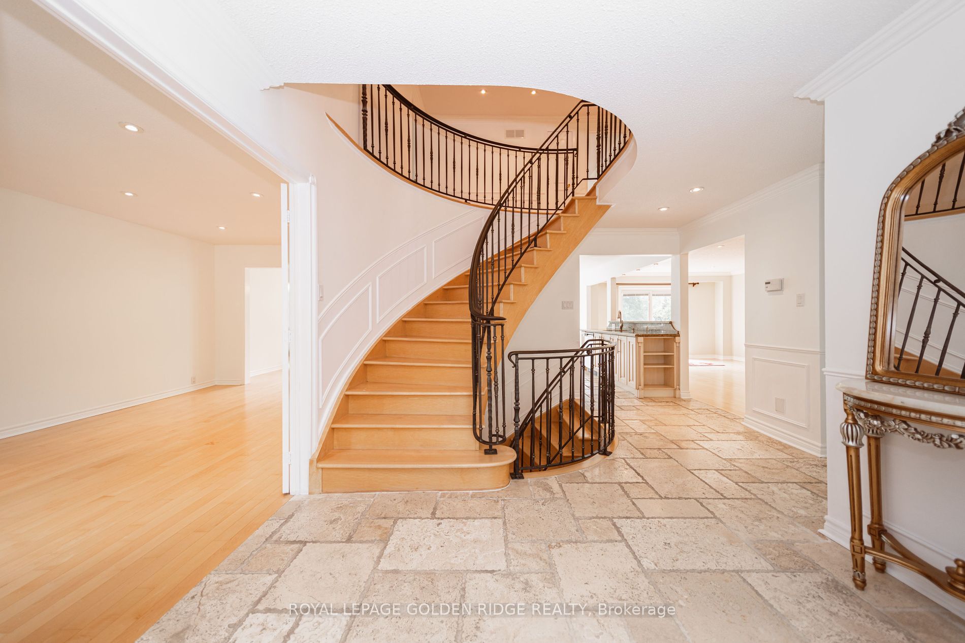 151 Old Surrey Lane