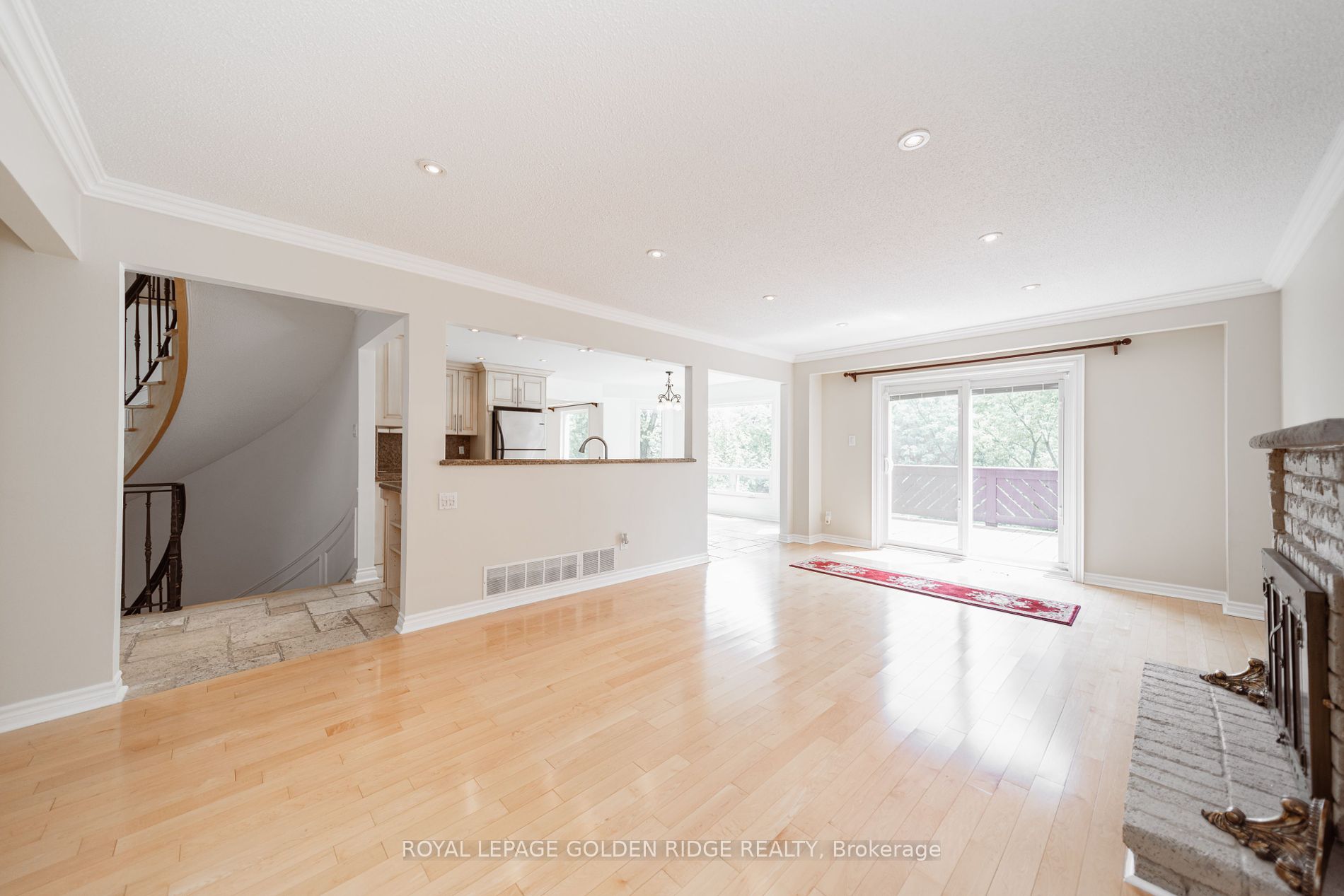 151 Old Surrey Lane