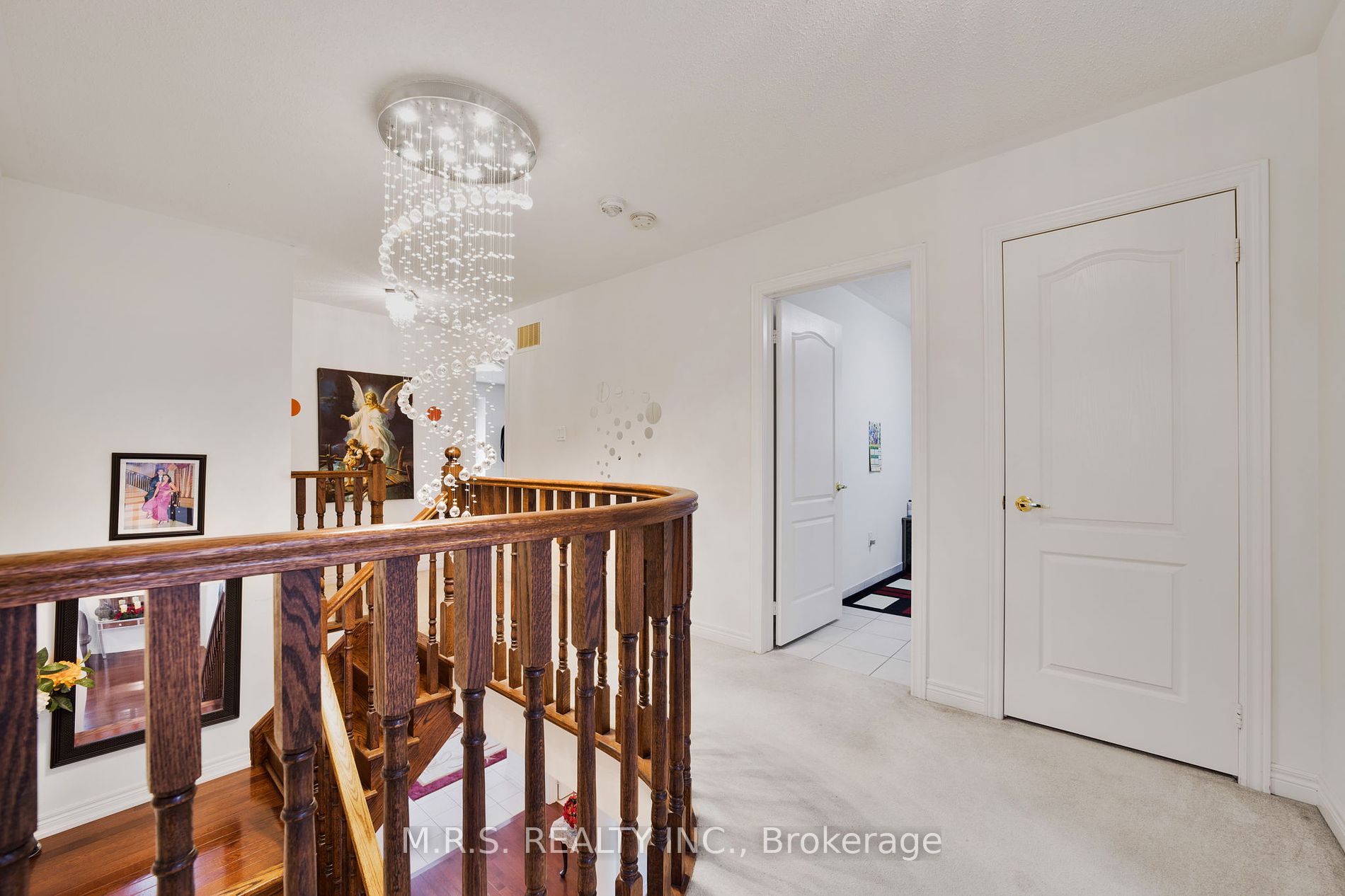 98 Gold Park Gate